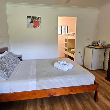 Motel The Bushranger Hideaway à Midginbil Extérieur photo