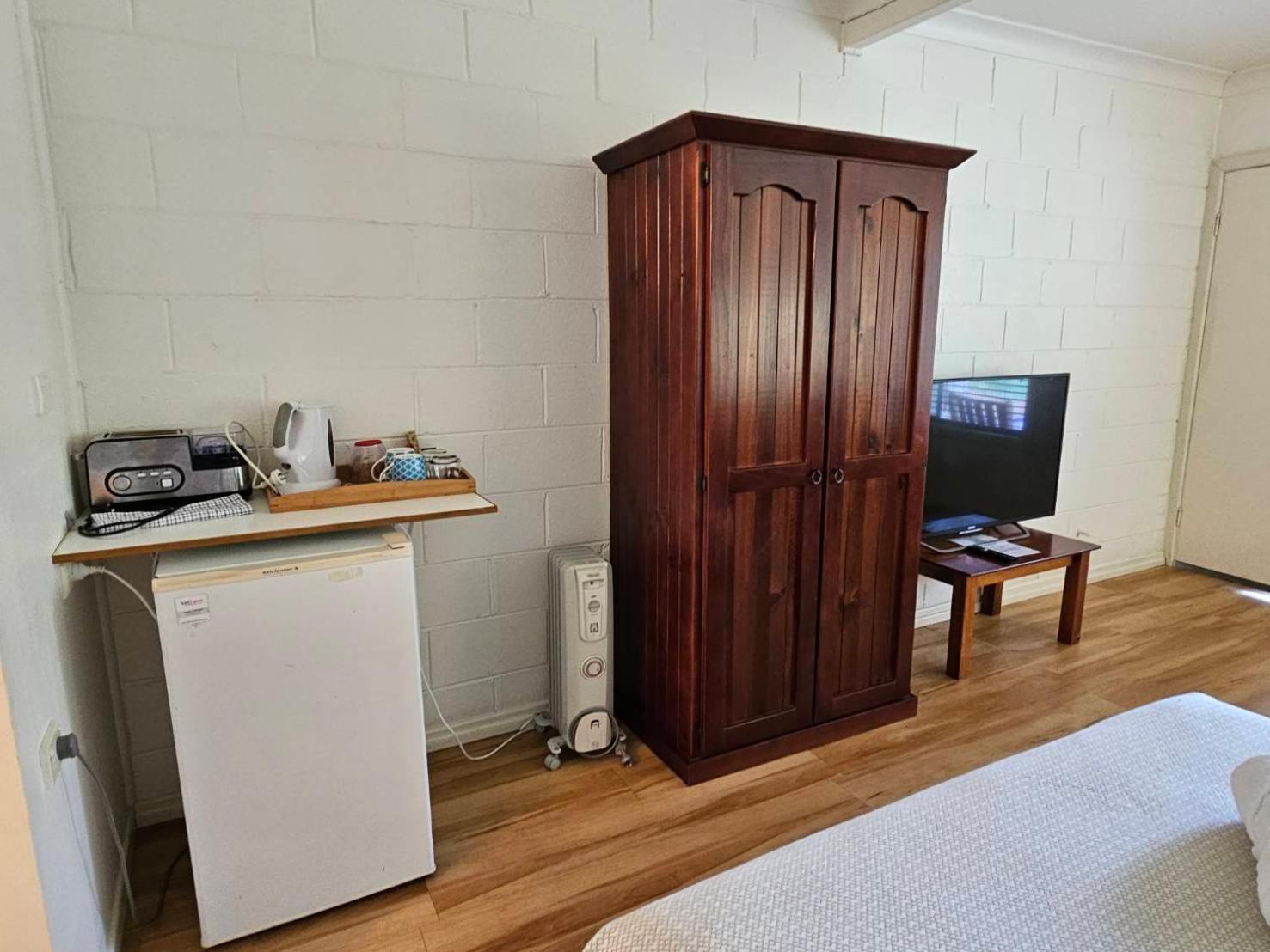 Motel The Bushranger Hideaway à Midginbil Extérieur photo