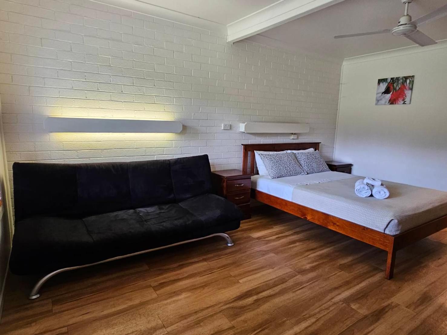 Motel The Bushranger Hideaway à Midginbil Extérieur photo